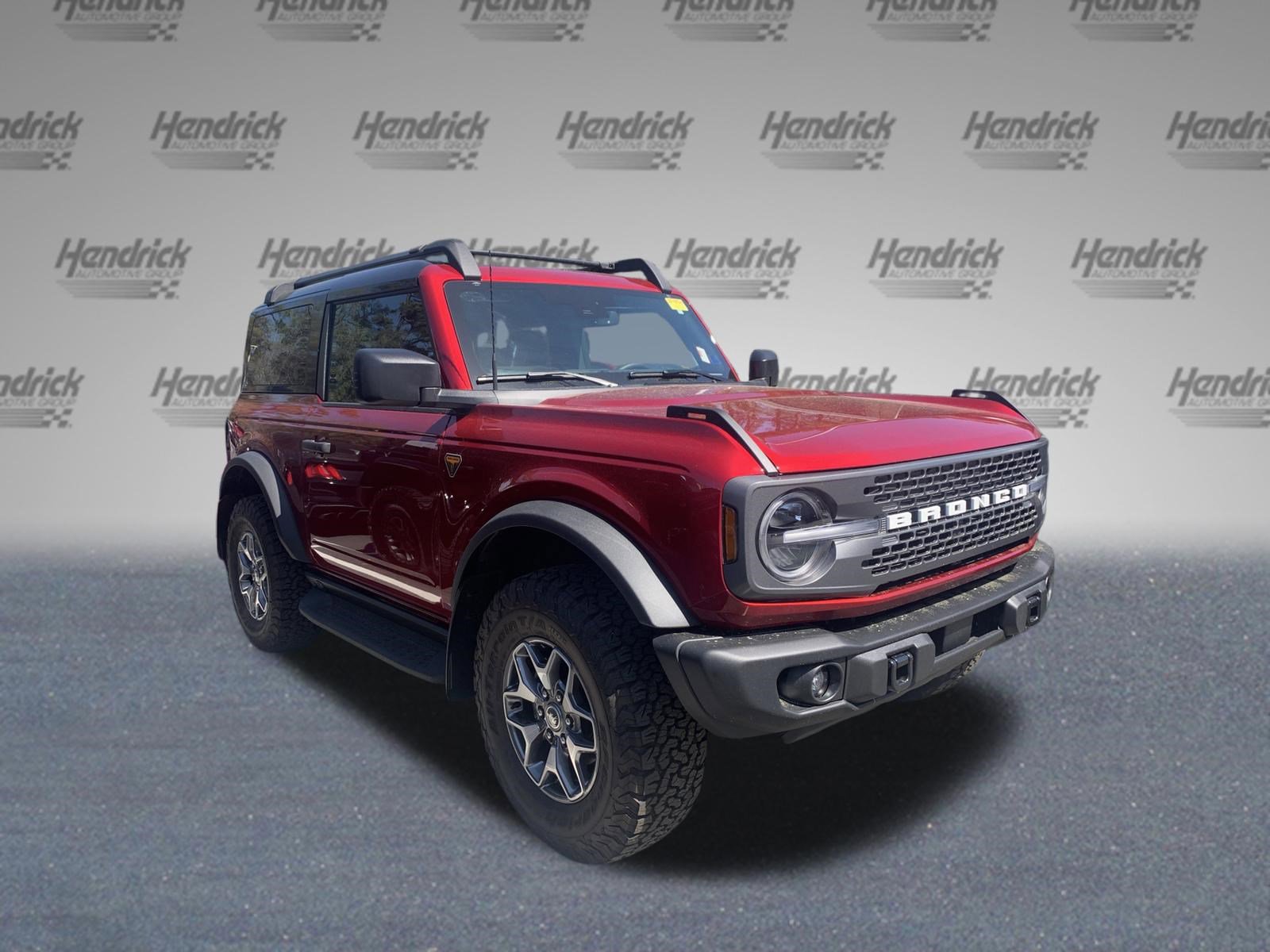 Used 2025 Ford Bronco Badlands image 2