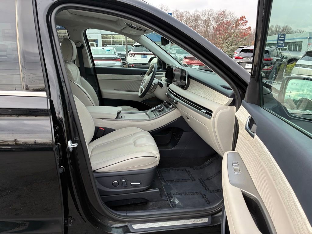 Used 2023 Hyundai Palisade Calligraphy w/ Cargo Package image 22