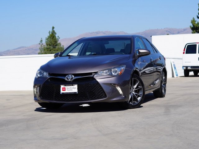 Used 2015 Toyota Camry XSE FWD image 3