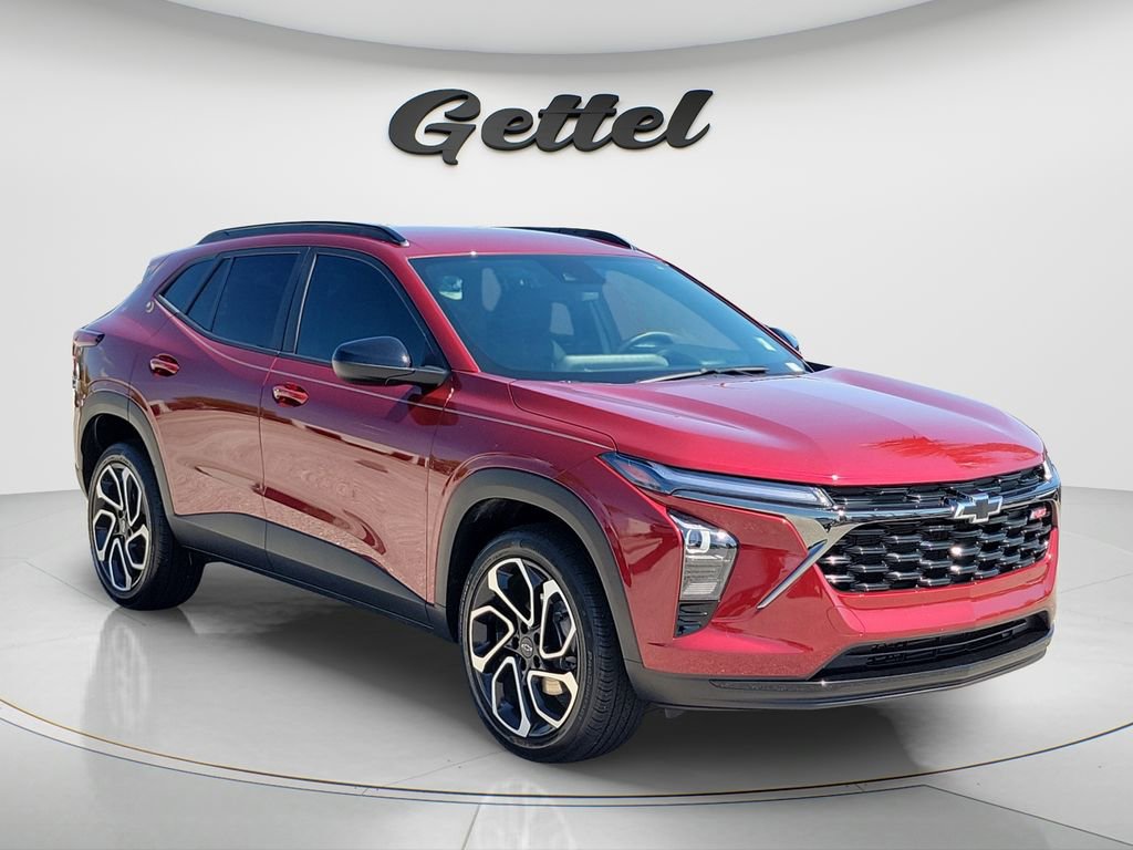 Used 2025 Chevrolet Trax RS w/ Driver Confidence Package image 2