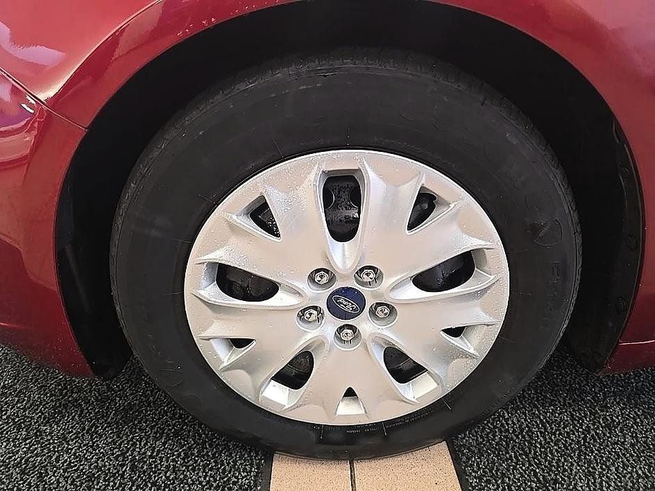 Used 2019 Ford Fusion S image 40