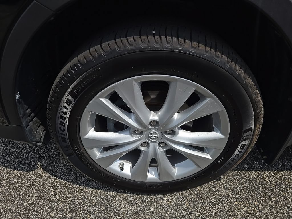 Used 2015 Toyota RAV4 Limited AWD/4WD image 18