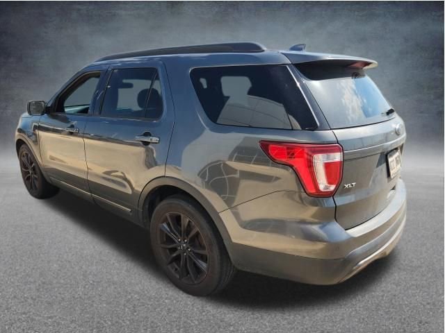 Used 2017 Ford Explorer XLT w/ Equipment Group 202A FWD image 7