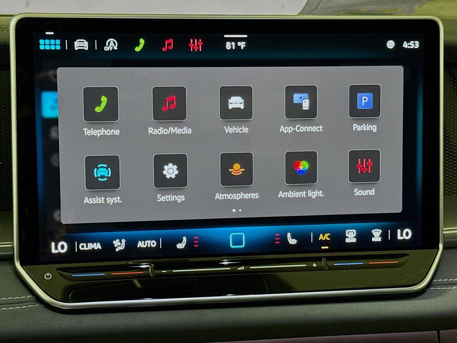 New 2026 Volkswagen Tiguan SE FWD image 7