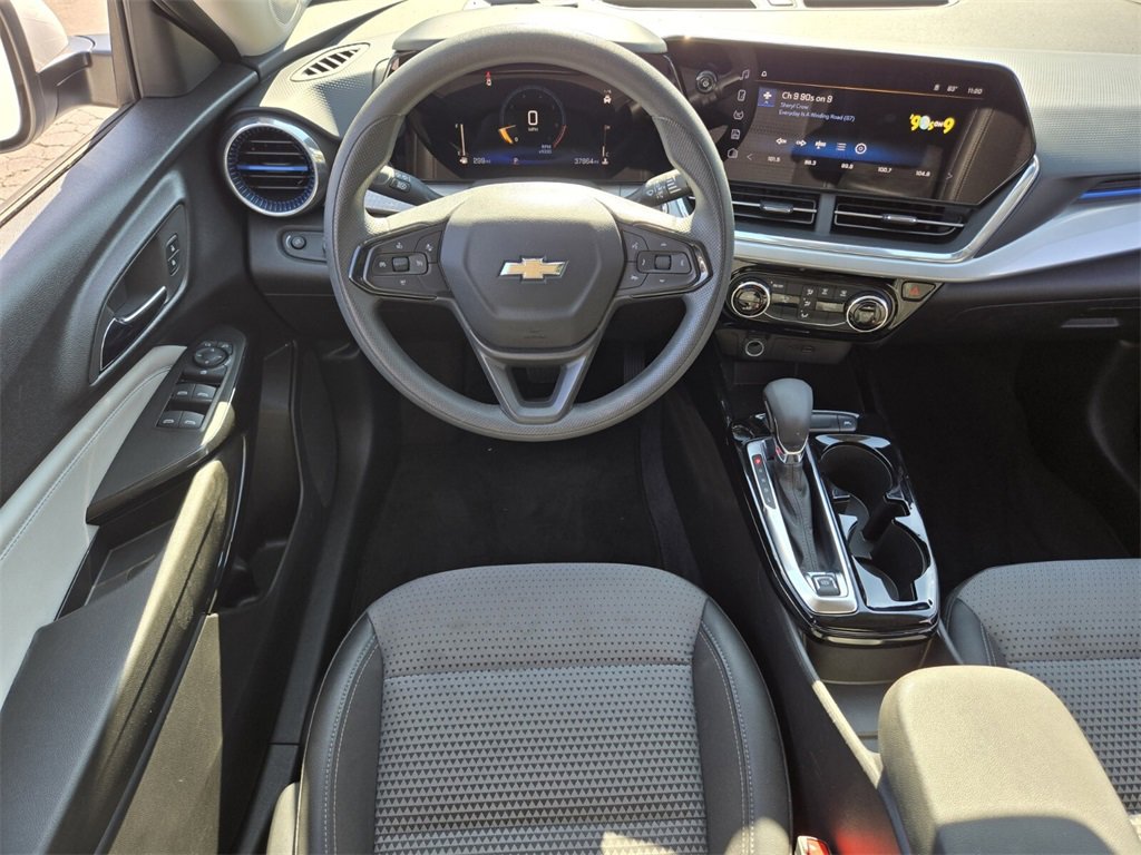 Used 2024 Chevrolet Trax LT image 13