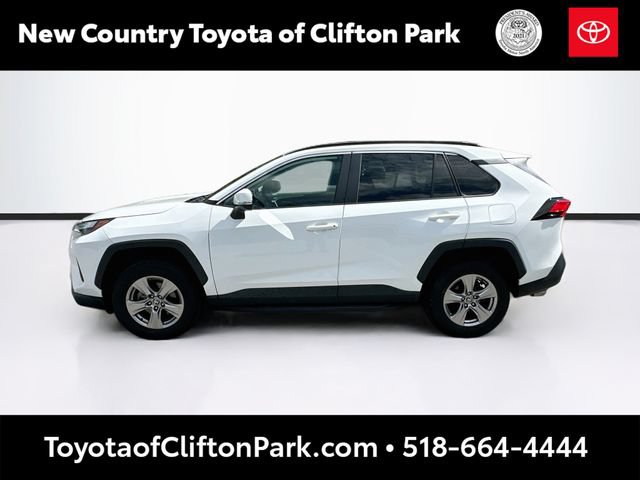Used 2023 Toyota RAV4 XLE AWD/4WD image 4