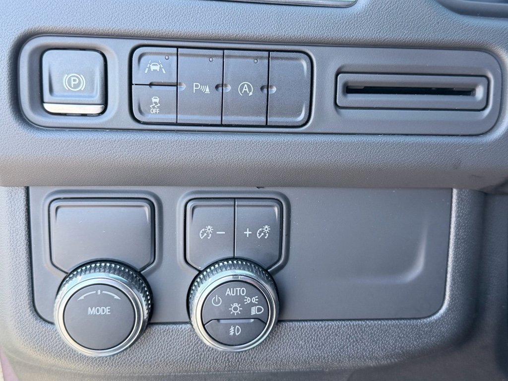 Used 2024 GMC Yukon SLT image 11