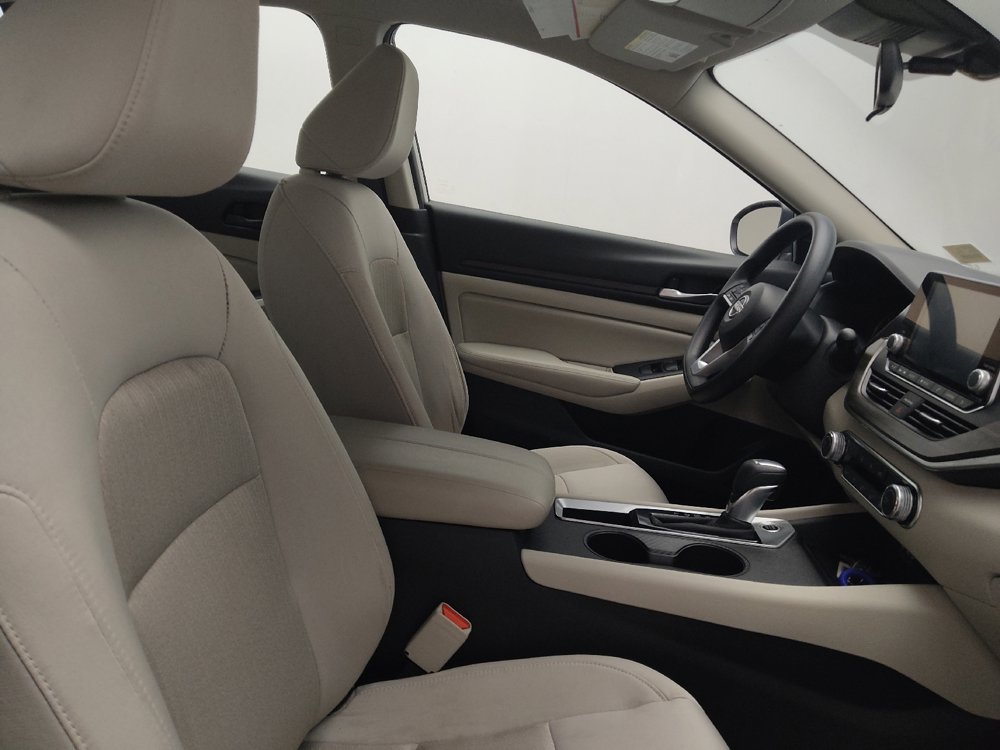 Used 2025 Nissan Altima 2.5 SV image 21