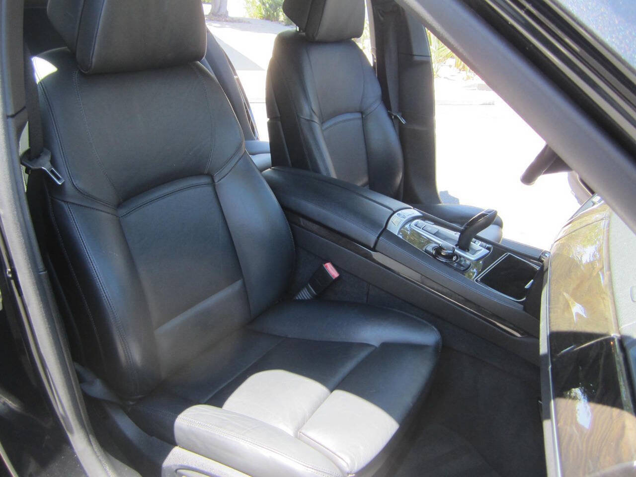 Used 2013 BMW 750i RWD image 22