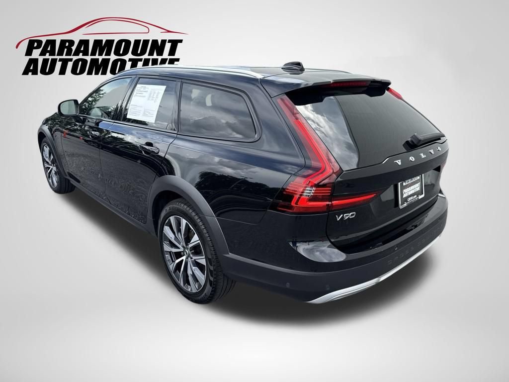 Used 2025 Volvo V90 B6 Cross Country Plus AWD/4WD image 5