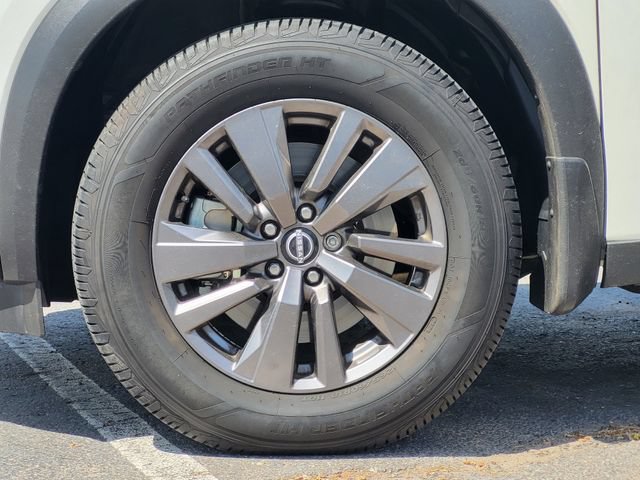 Certified 2022 Nissan Pathfinder SV w/ Cargo Package FWD image 7