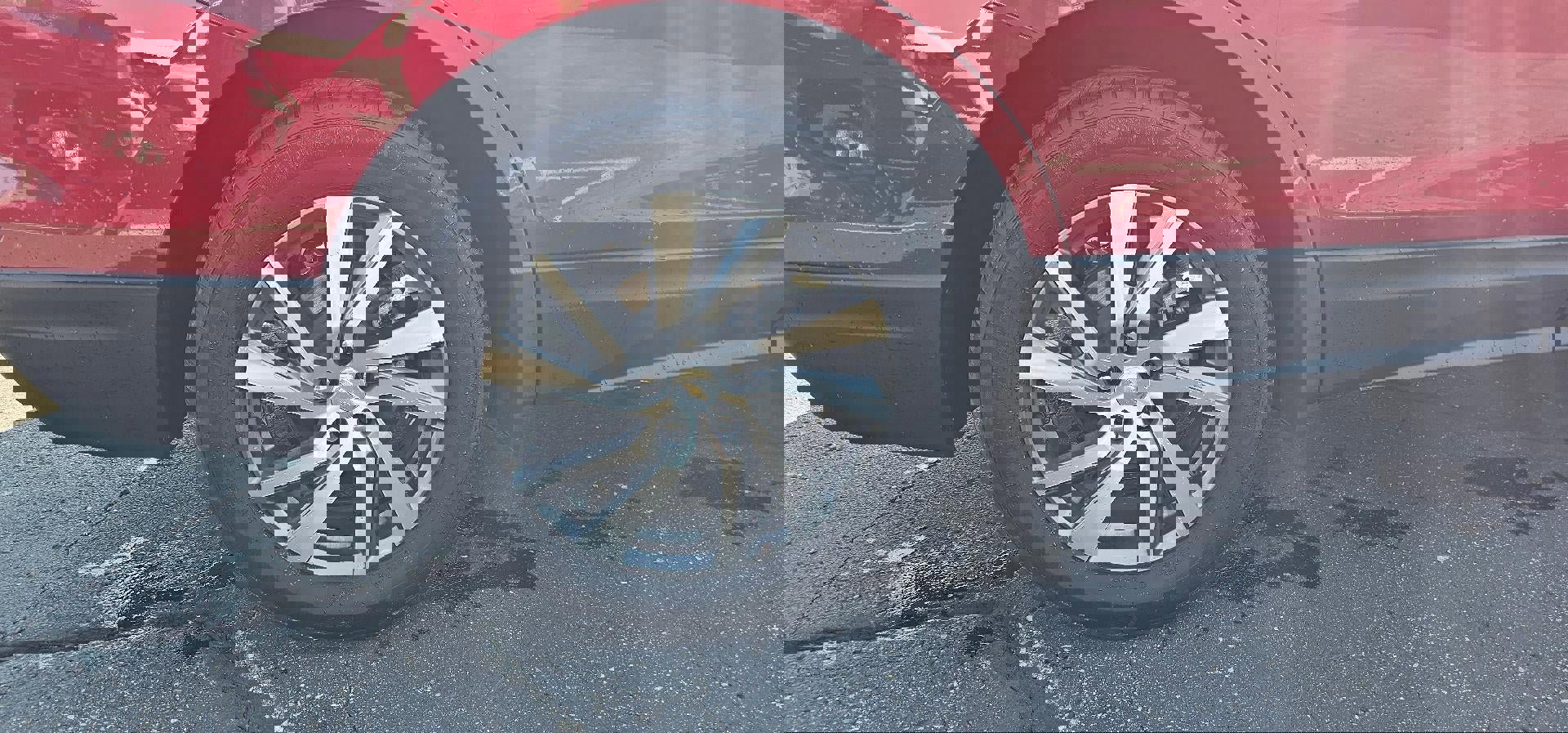 Certified 2024 Chevrolet Equinox Premier w/ LPO, Floor Liner Package image 8