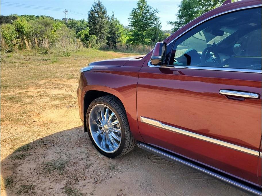 Used 2018 Cadillac Escalade ESV Platinum AWD/4WD image 23