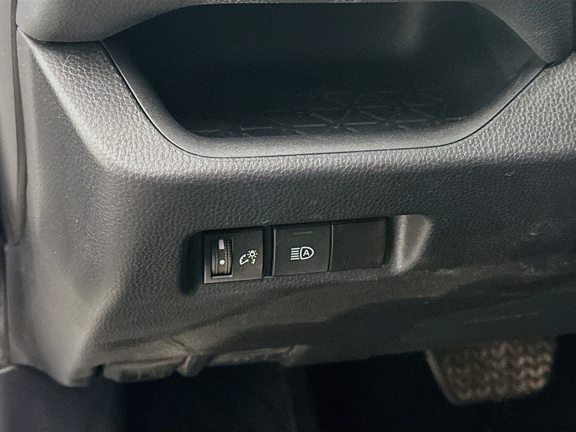 Used 2025 Toyota RAV4 LE image 17