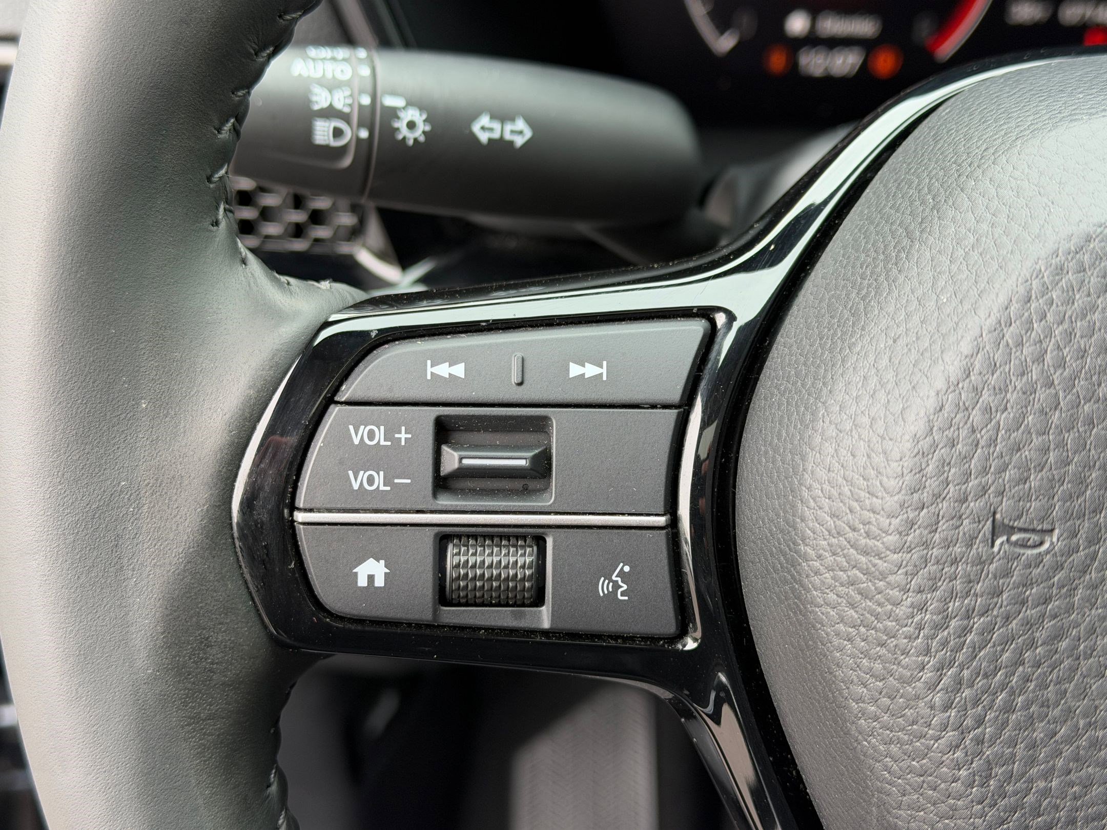 Used 2024 Honda CR-V EX-L image 18