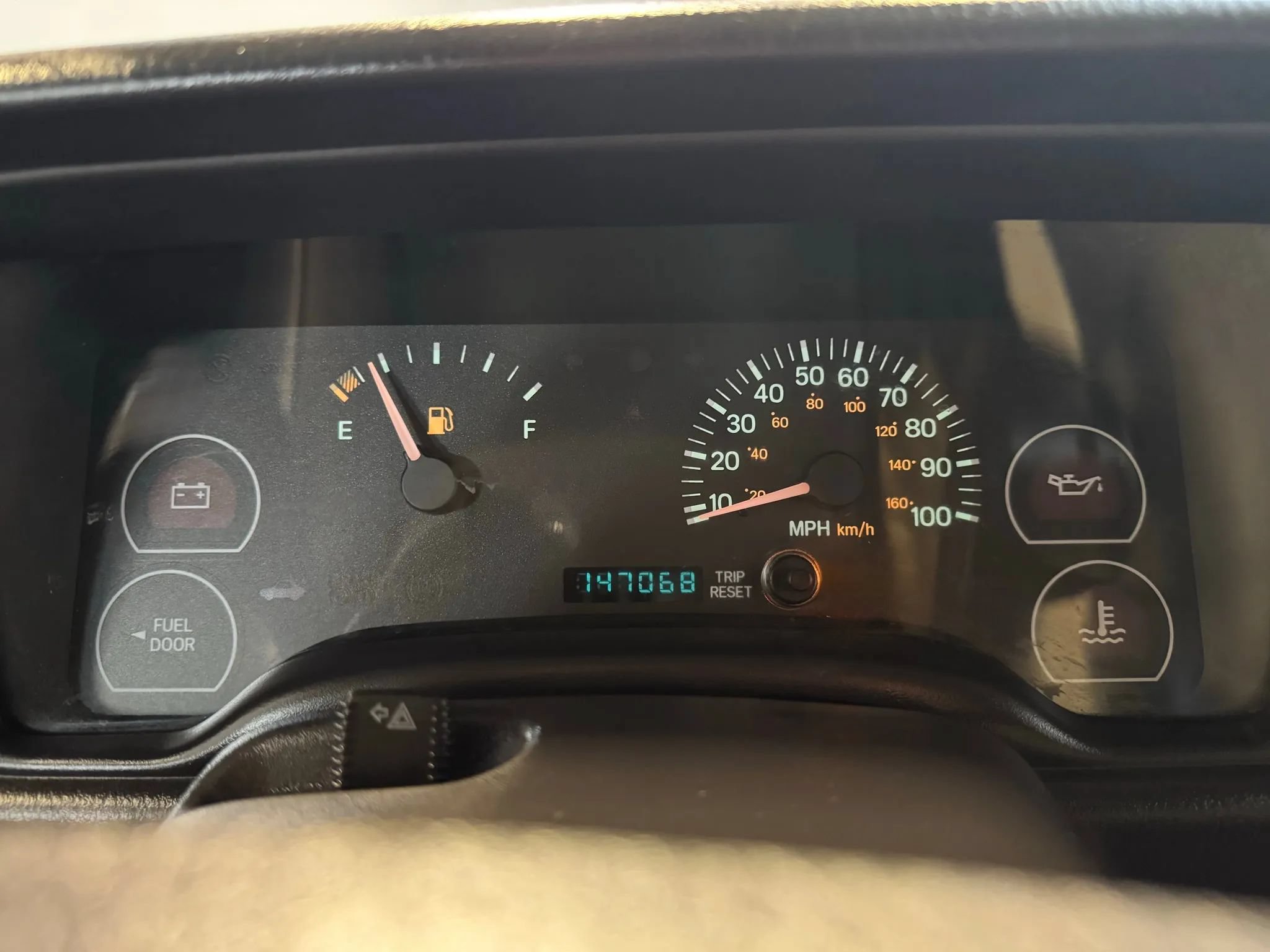 Used 2000 Jeep Cherokee SE AWD/4WD image 13