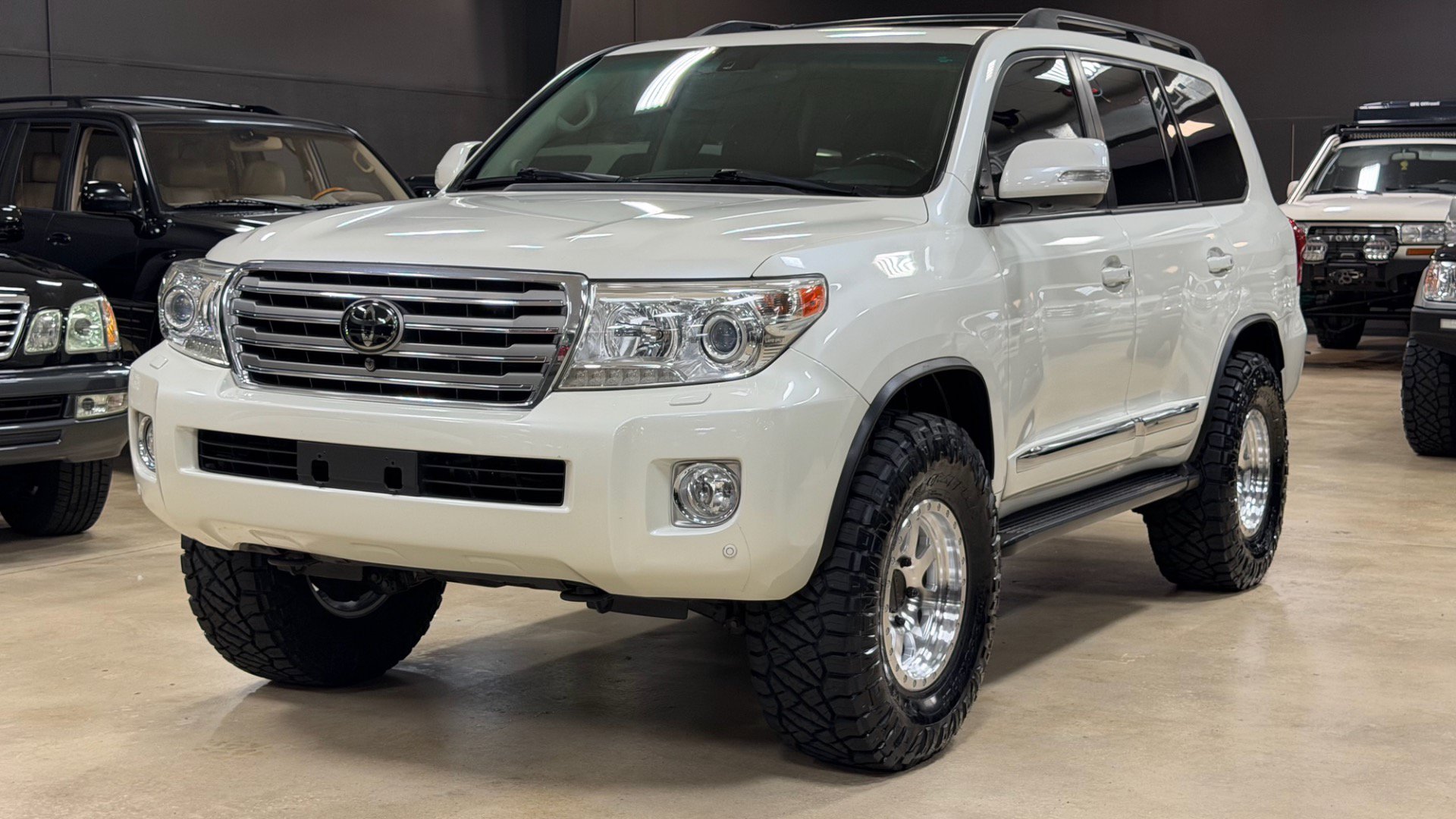 Used 2014 Toyota Land Cruiser AWD/4WD image 2