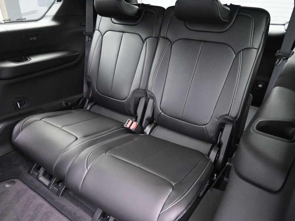 New 2025 Jeep Grand Cherokee L Limited image 14