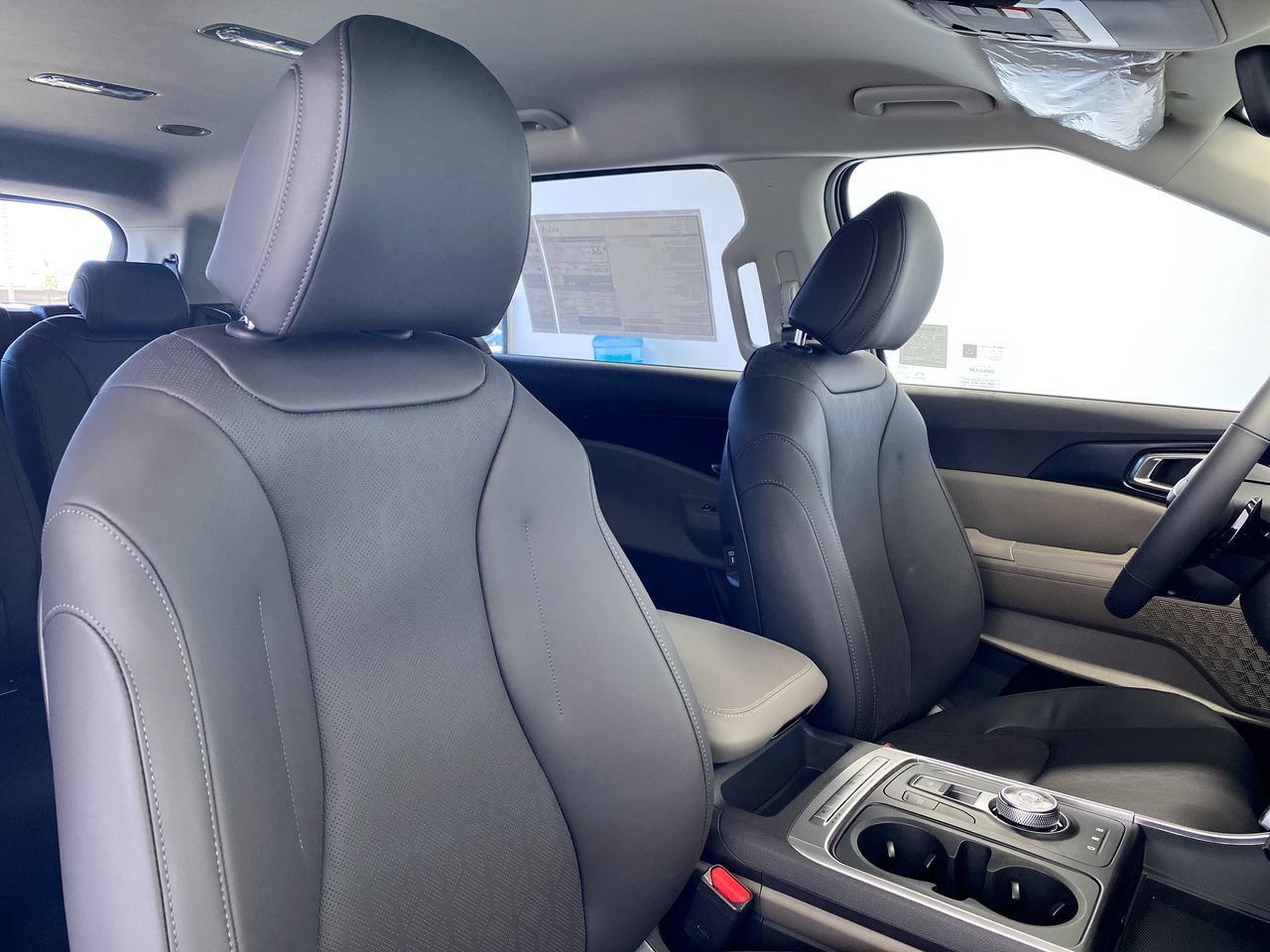 New 2027 Kia Carnival LXS FWD image 31