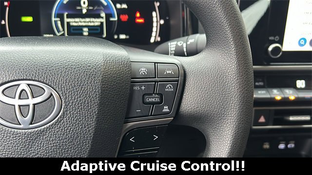 Used 2025 Toyota Camry LE image 6