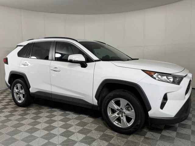 Used 2019 Toyota RAV4 XLE FWD image 10
