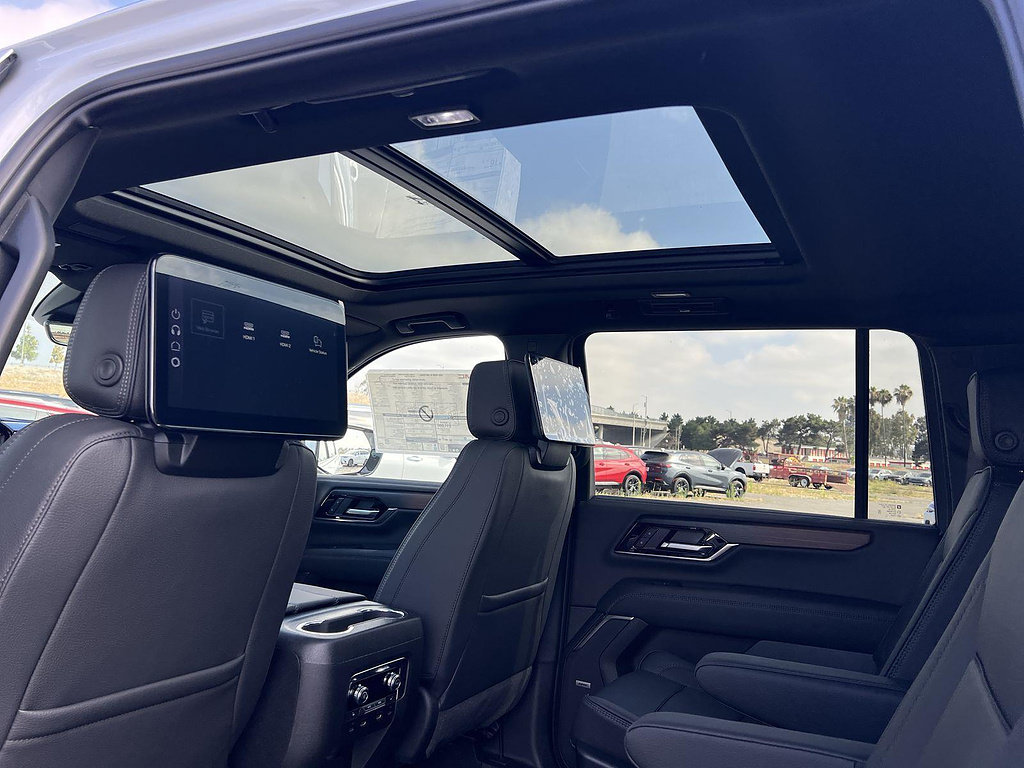 New 2026 GMC Yukon XL Denali w/ Denali Reserve Package RWD image 26