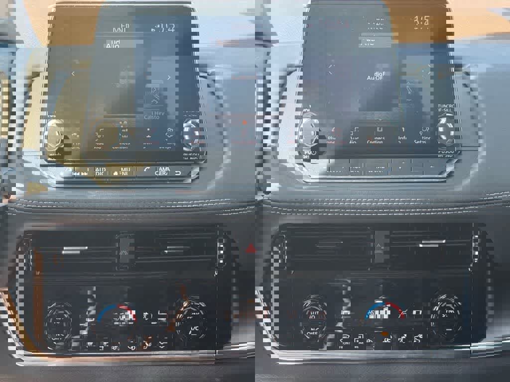 Used 2023 Nissan Rogue SV image 11