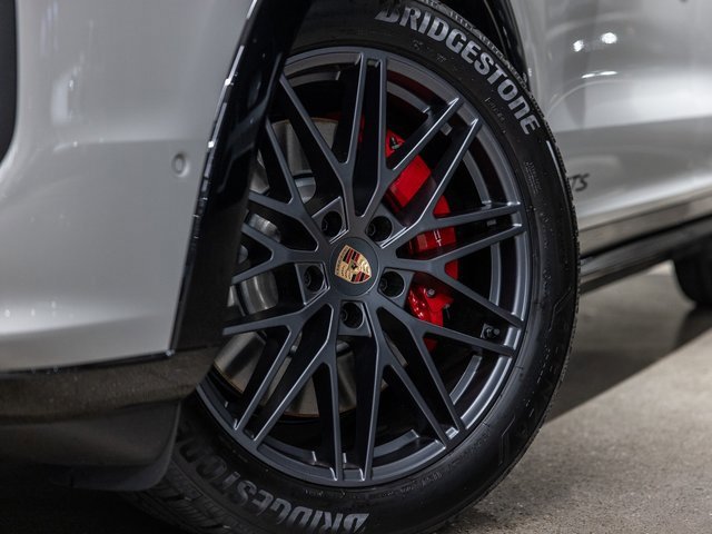 New 2026 Porsche Cayenne GTS image 16