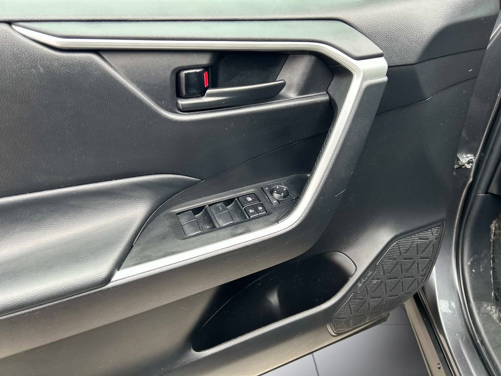 Used 2024 Toyota RAV4 LE image 18