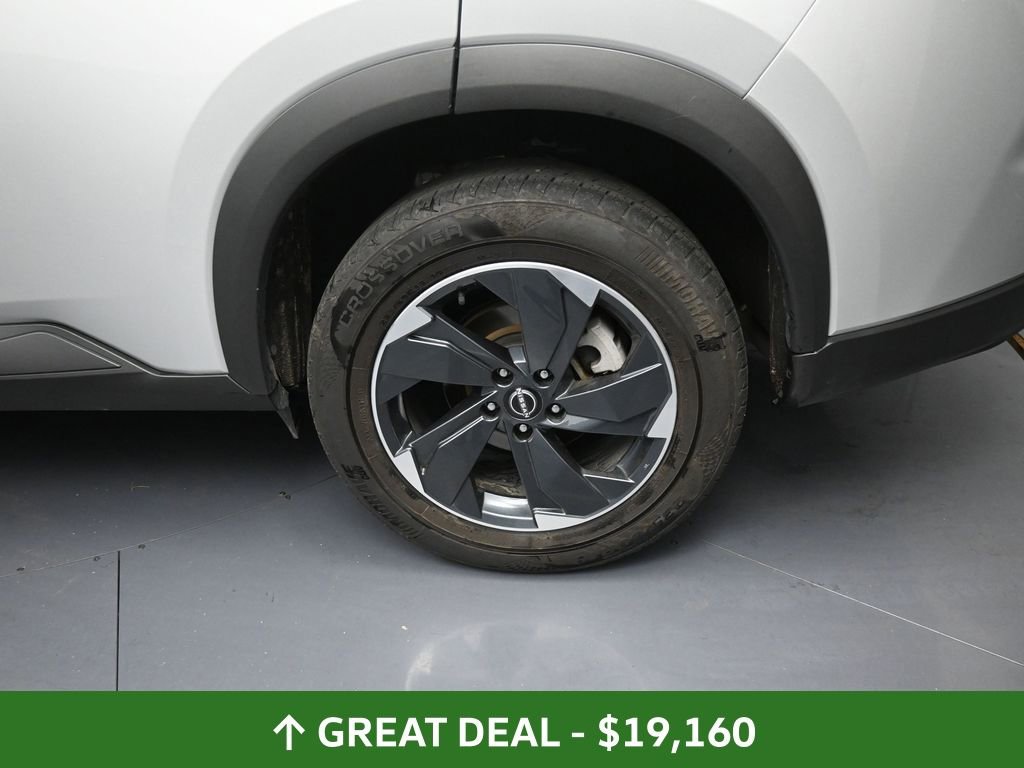 Used 2024 Nissan Rogue SV image 16