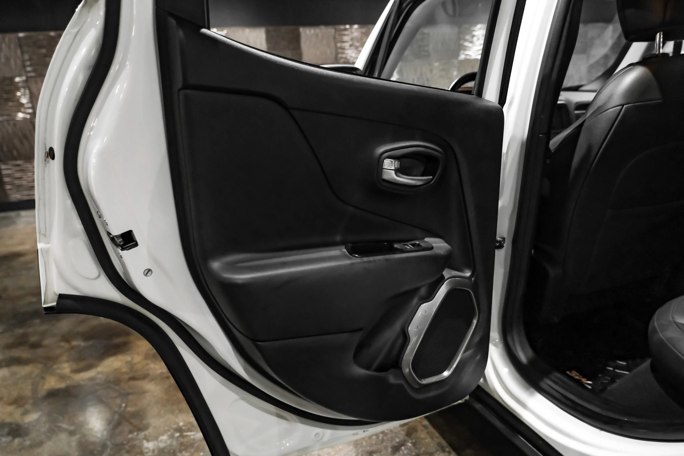 Used 2018 Jeep Renegade Limited w/ Advanced Technology Group AWD/4WD image 42