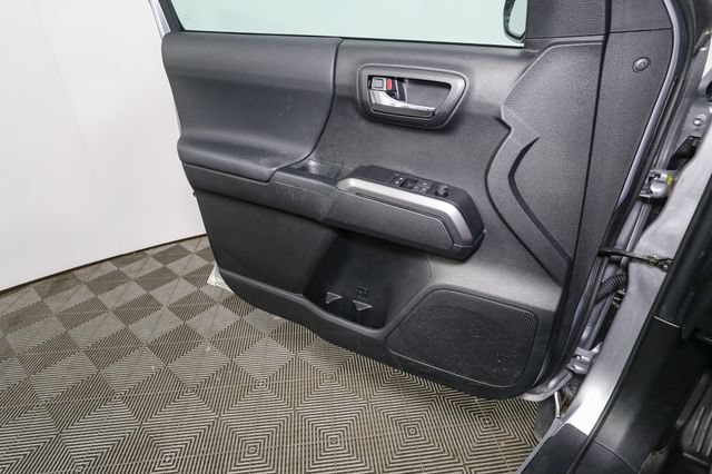 Used 2021 Toyota Tacoma TRD Sport w/ TRD Premium Sport Package AWD/4WD image 32