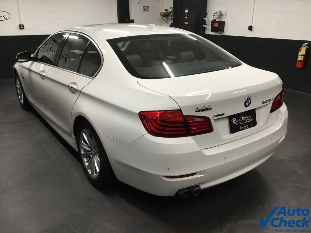 Used 2016 BMW 528i xDrive Sedan AWD/4WD image 4
