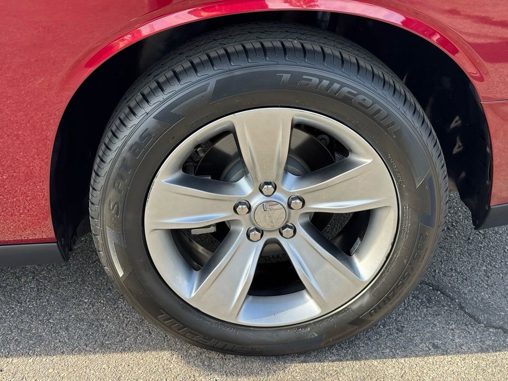 Used 2019 Dodge Challenger SXT image 9