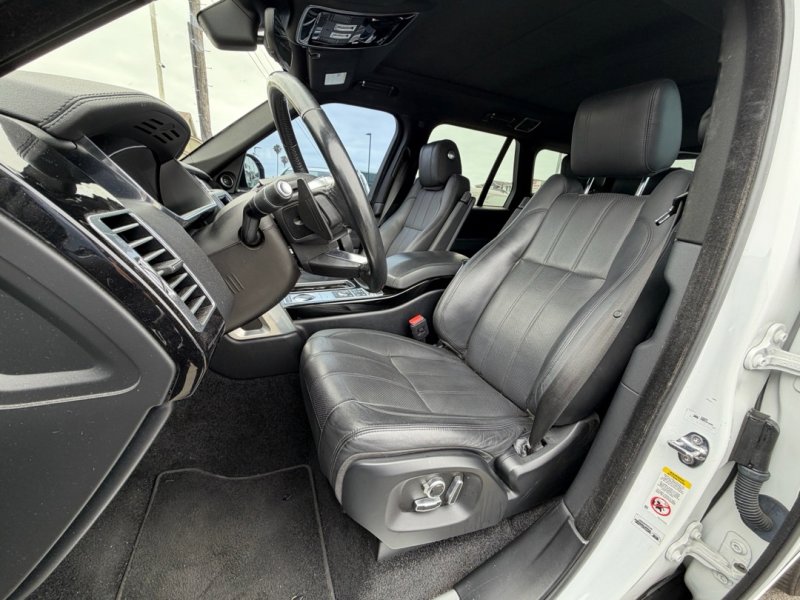 Used 2017 Land Rover Range Rover Supercharged AWD/4WD image 12
