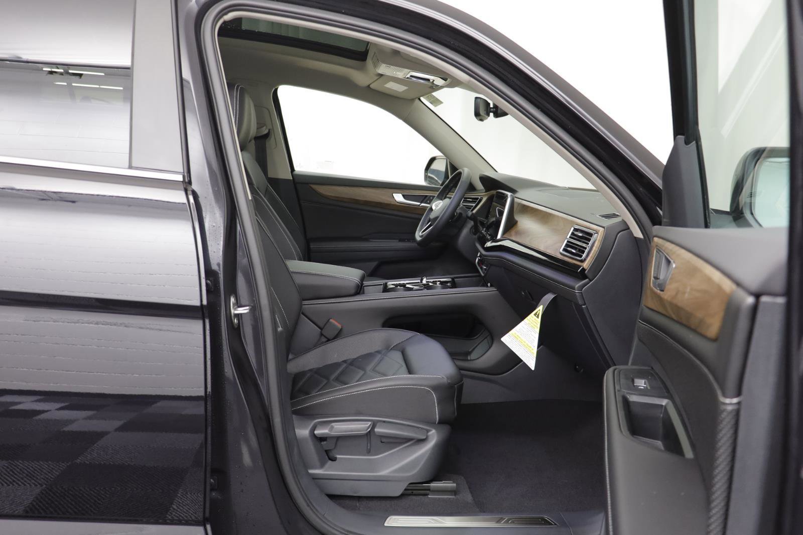 New 2026 Volkswagen Atlas SE image 18