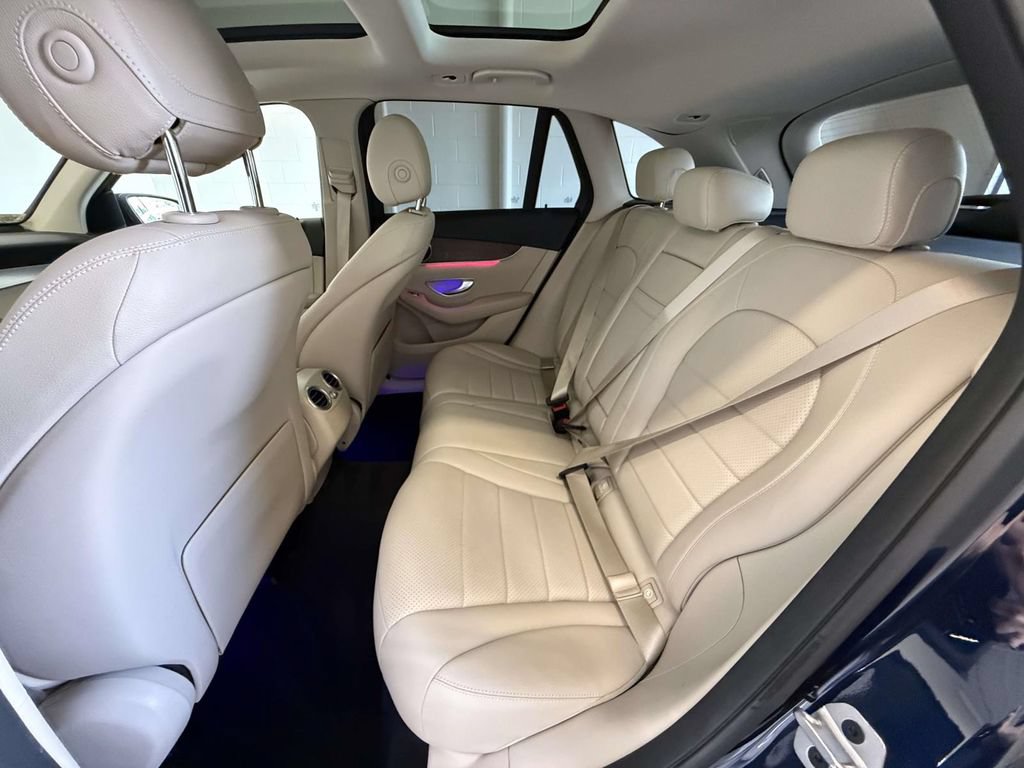 Used 2021 Mercedes-Benz GLC 300 4MATIC image 19