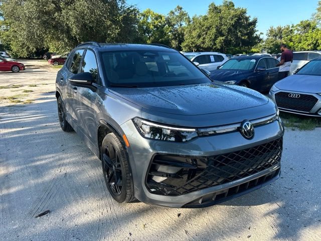 Used 2026 Volkswagen Tiguan SE R-Line