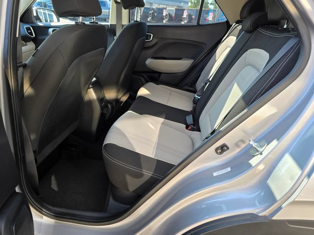 Used 2025 Hyundai Venue SEL FWD image 31
