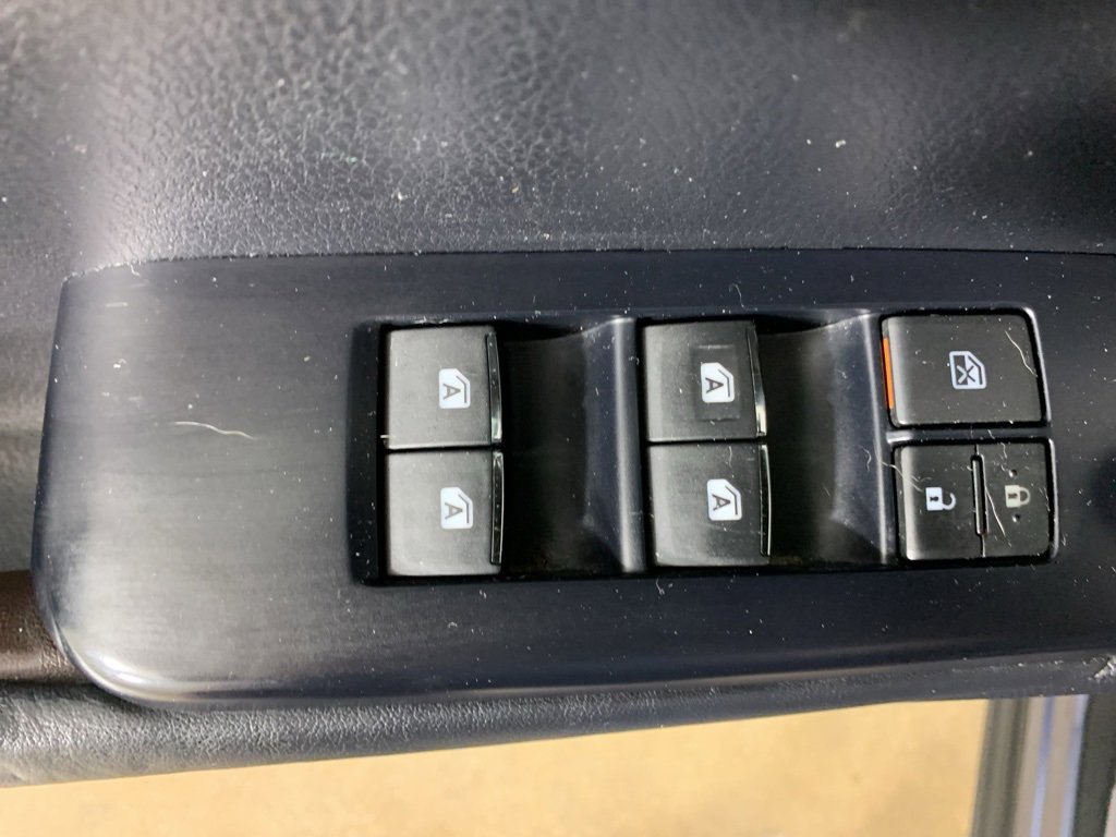 Used 2015 Toyota Highlander Limited image 20