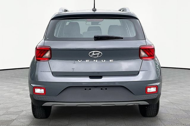 Used 2026 Hyundai Venue SEL FWD image 6