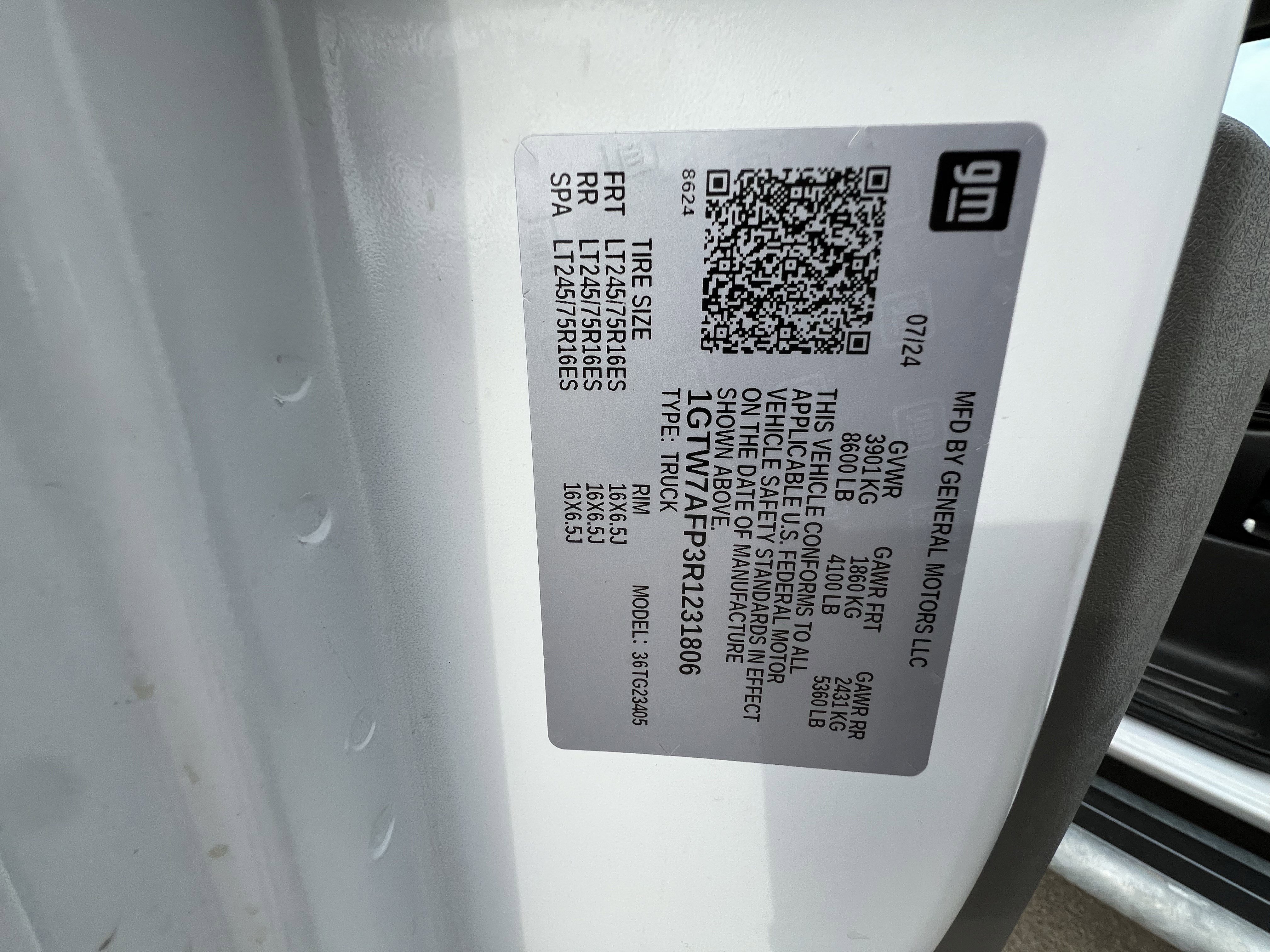 Used 2024 GMC Savana 2500 w/ Driver Convenience Package image 23