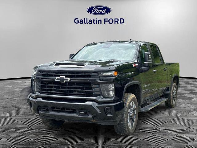 Used 2024 Chevrolet Silverado 2500 Custom w/ Custom Value Package AWD/4WD image 1