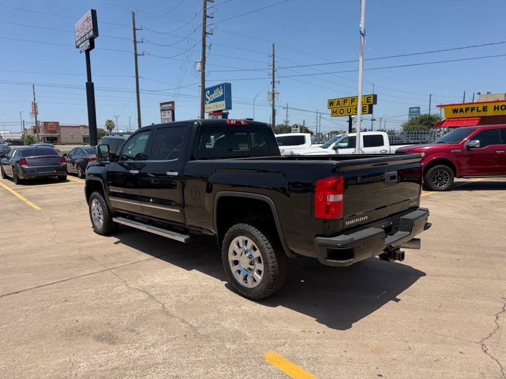 Used 2019 GMC Sierra 2500 Denali w/ Duramax Plus Package AWD/4WD image 7