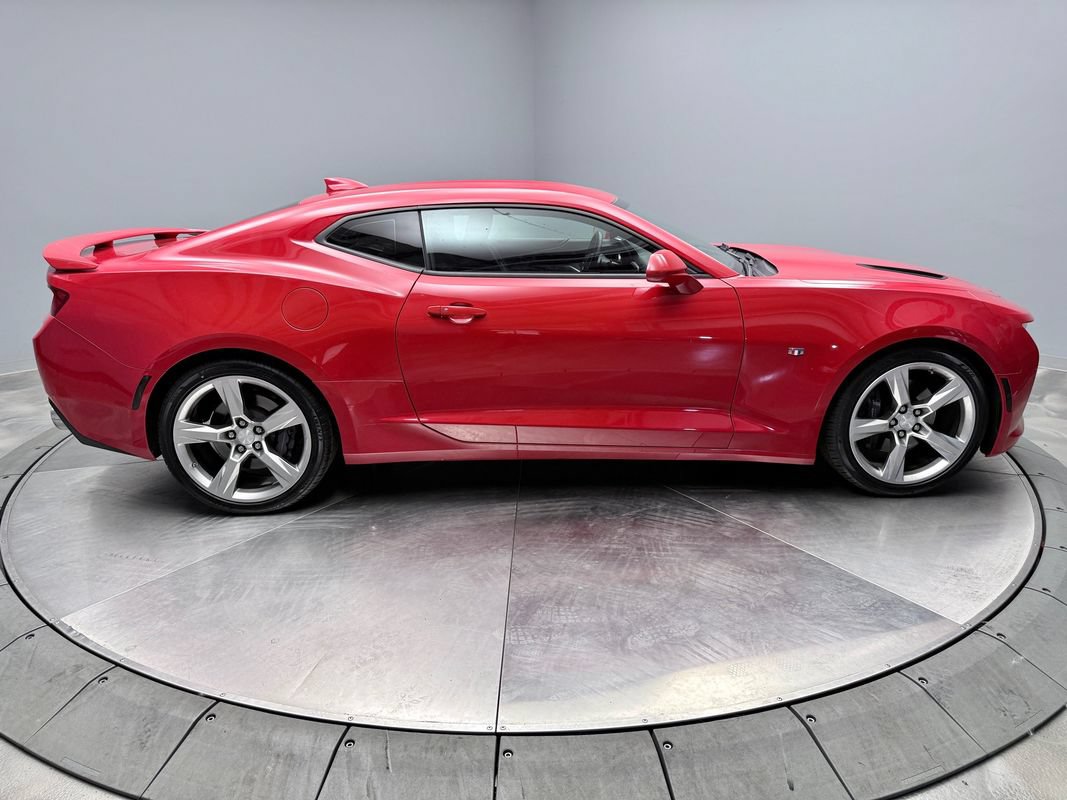 Used 2016 Chevrolet Camaro SS RWD image 4