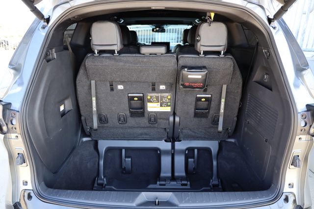 New 2026 Toyota Sienna XSE image 11