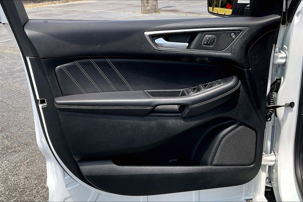 Used 2022 Ford Edge ST image 23
