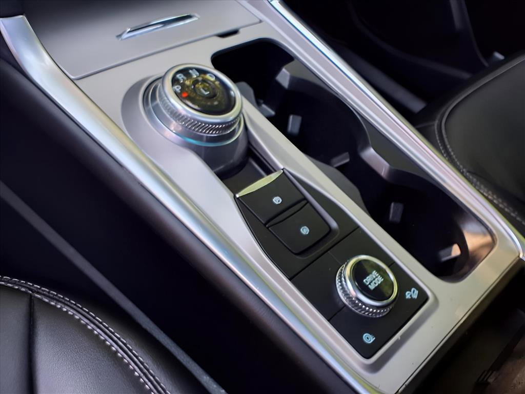 Used 2022 Ford Explorer XLT w/ Equipment Group 202A image 15