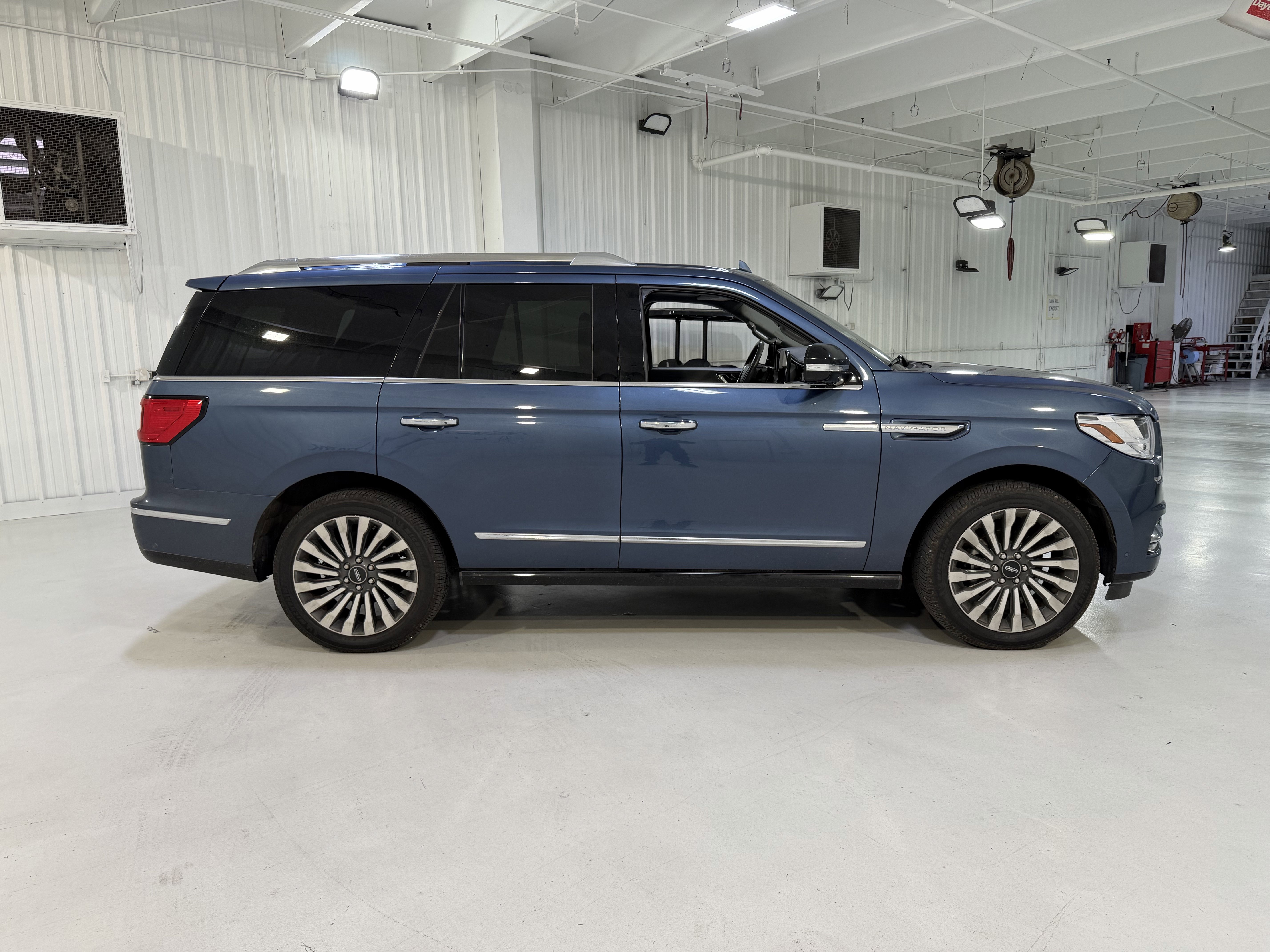 Used 2019 Lincoln Navigator Reserve image 6