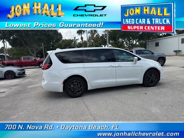 Used 2022 Chrysler Pacifica Touring-L w/ Uconnect Theater Family Group FWD image 10